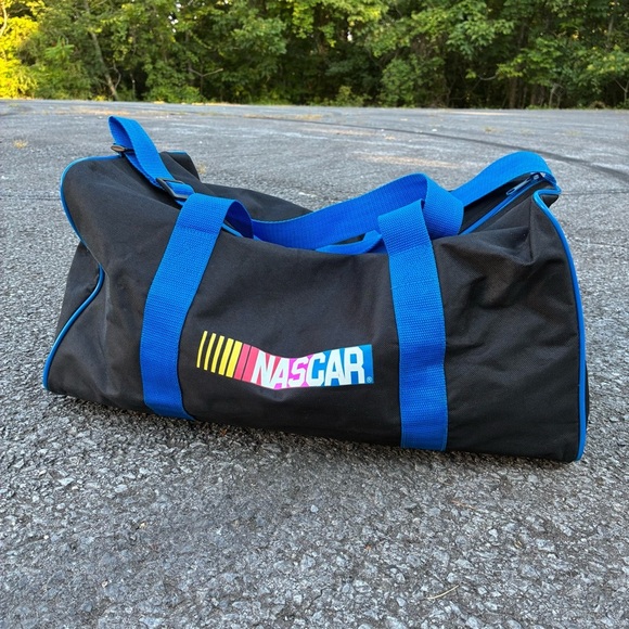 Vtg. NASCAR Black MBNA Graphic Duffle Bag - Picture 1 of 5